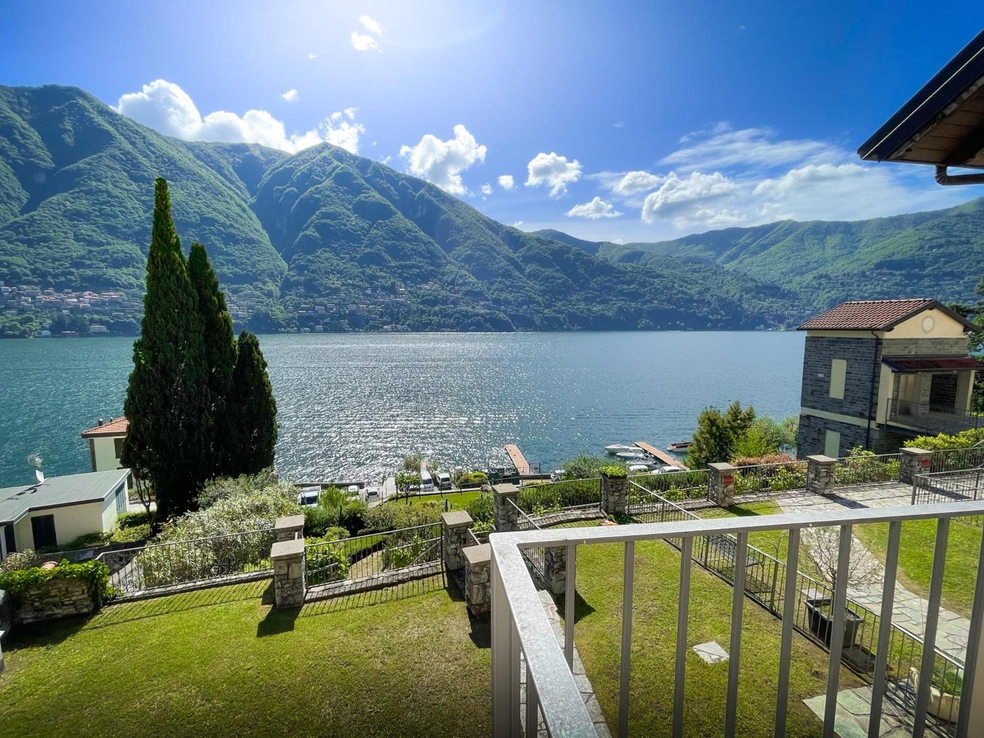 Villa Luminosa Laglio - Private Parking, Garden Экстерьер фото